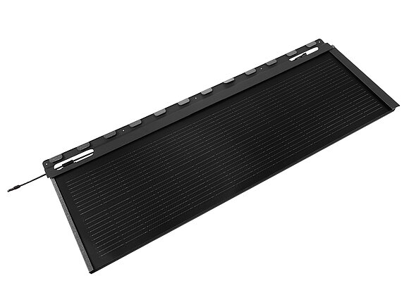 Obrázok ukazuje veľký PREFA integrovaný solárny panel v čiernej farbe.